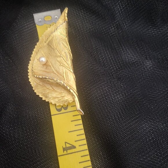 Vintage 60s Sphinx of London Gold Folded Leaf with Pearl Brooch Pin - Picture 7 of 8